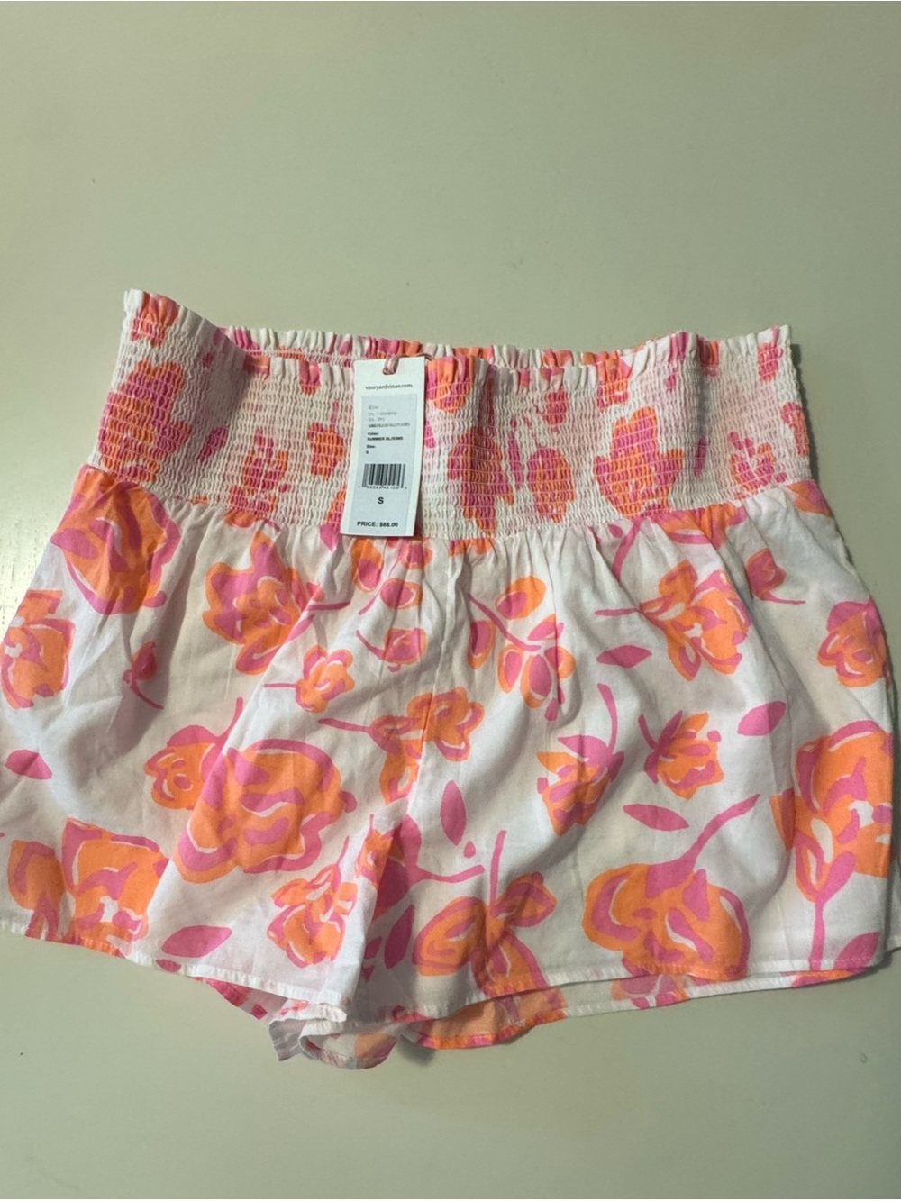 Vineyard Vines Summer Bloom Floral elastic waist shorts. New with tags!